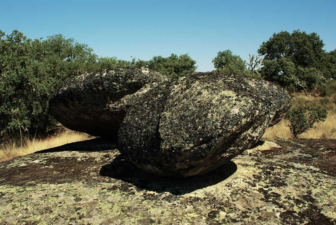 Típicos bolos graníticos de Sayago en las cercanías de Arcillo